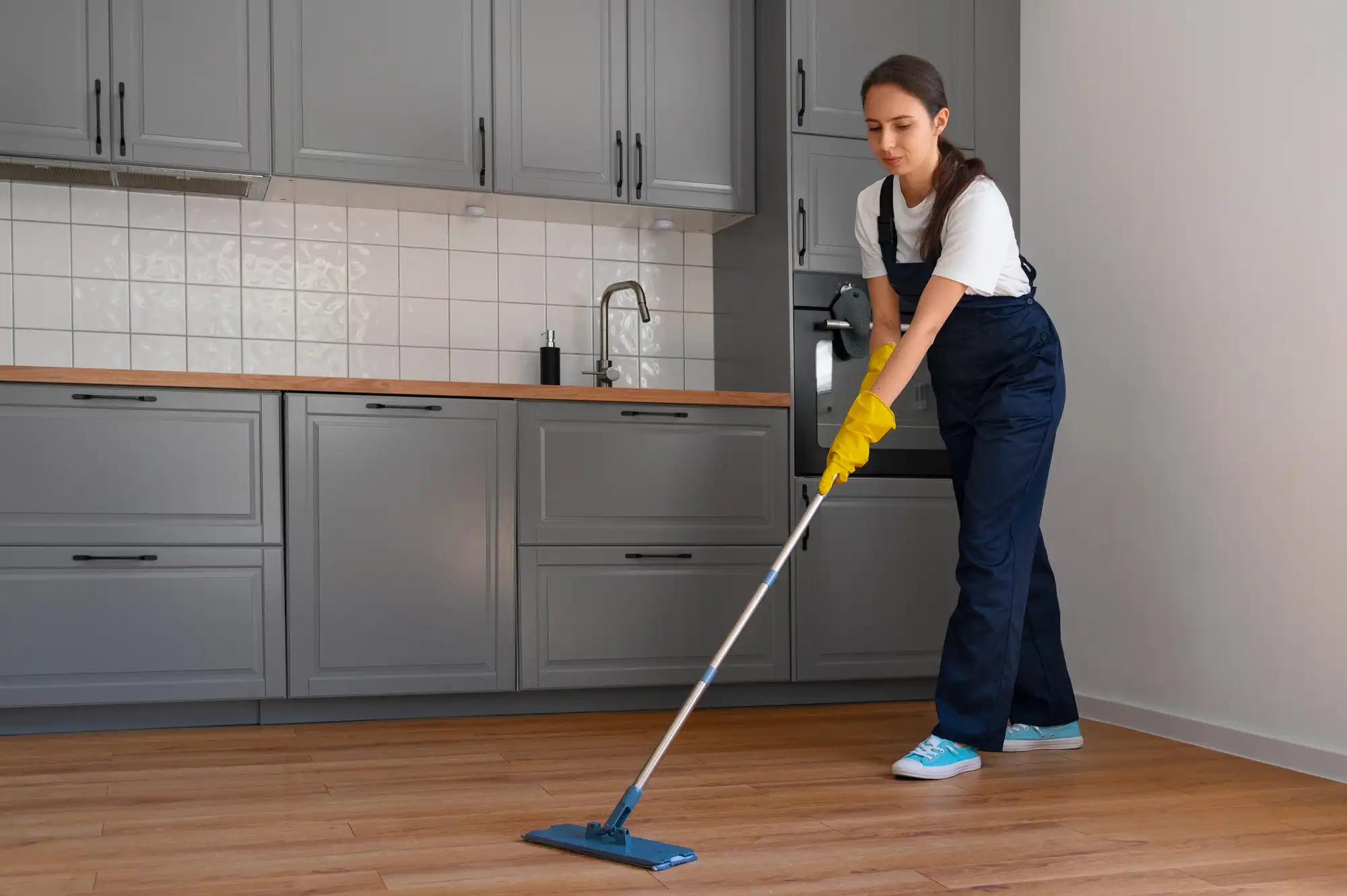 kitchen-cleaning house cleaning service